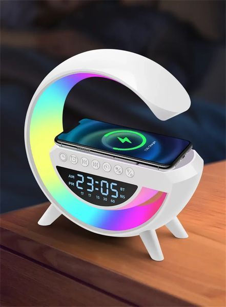 Настільна лампа KP-3431 3в1 &ndash; RGB нічник, бездротова зарядка та Bluetooth колонка